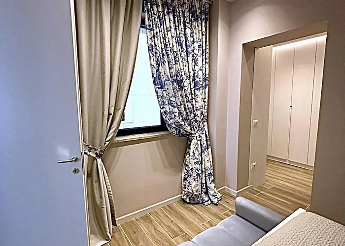 Turquoise Poolside Thymus 34-1 Dhërmi