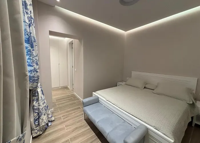 Turquoise Poolside Thymus 34-1 Dhërmi