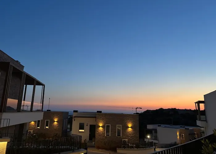 Turquoise Poolside Thymus 34-1 Dhërmi