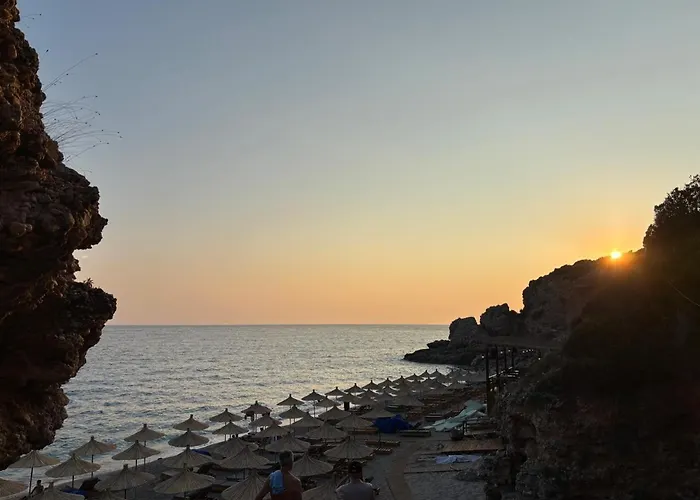 Turquoise Poolside Thymus 34-1